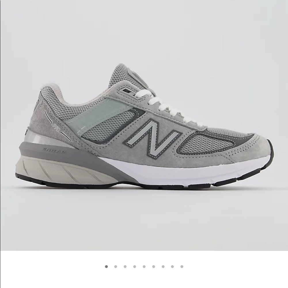ISO!!! women’s new balance 990 size 8
